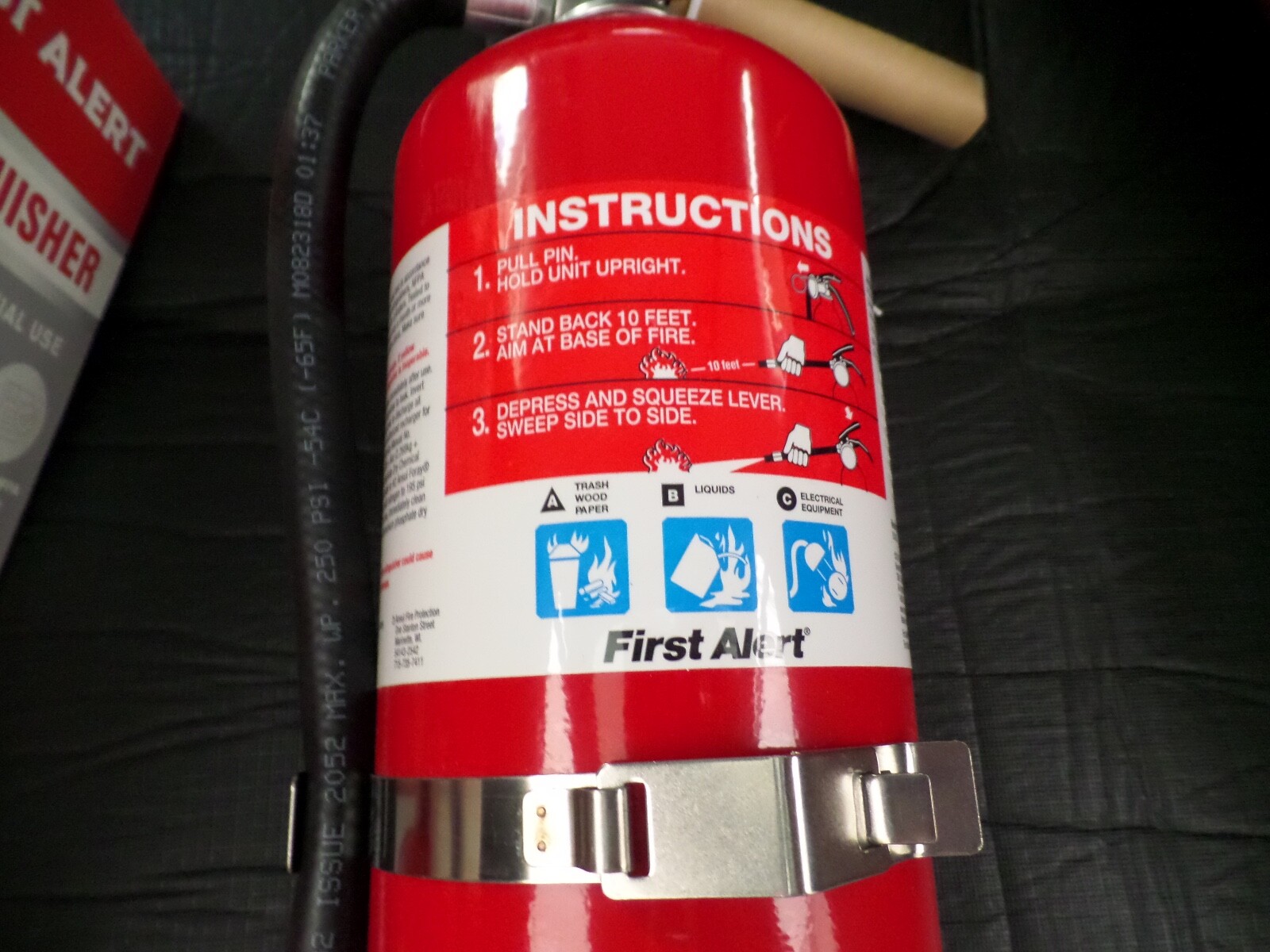 First Alert MODEL FE3A40GR 10 lb Fire Extinguisher UL Rated 3A 40B C Heavy Duty