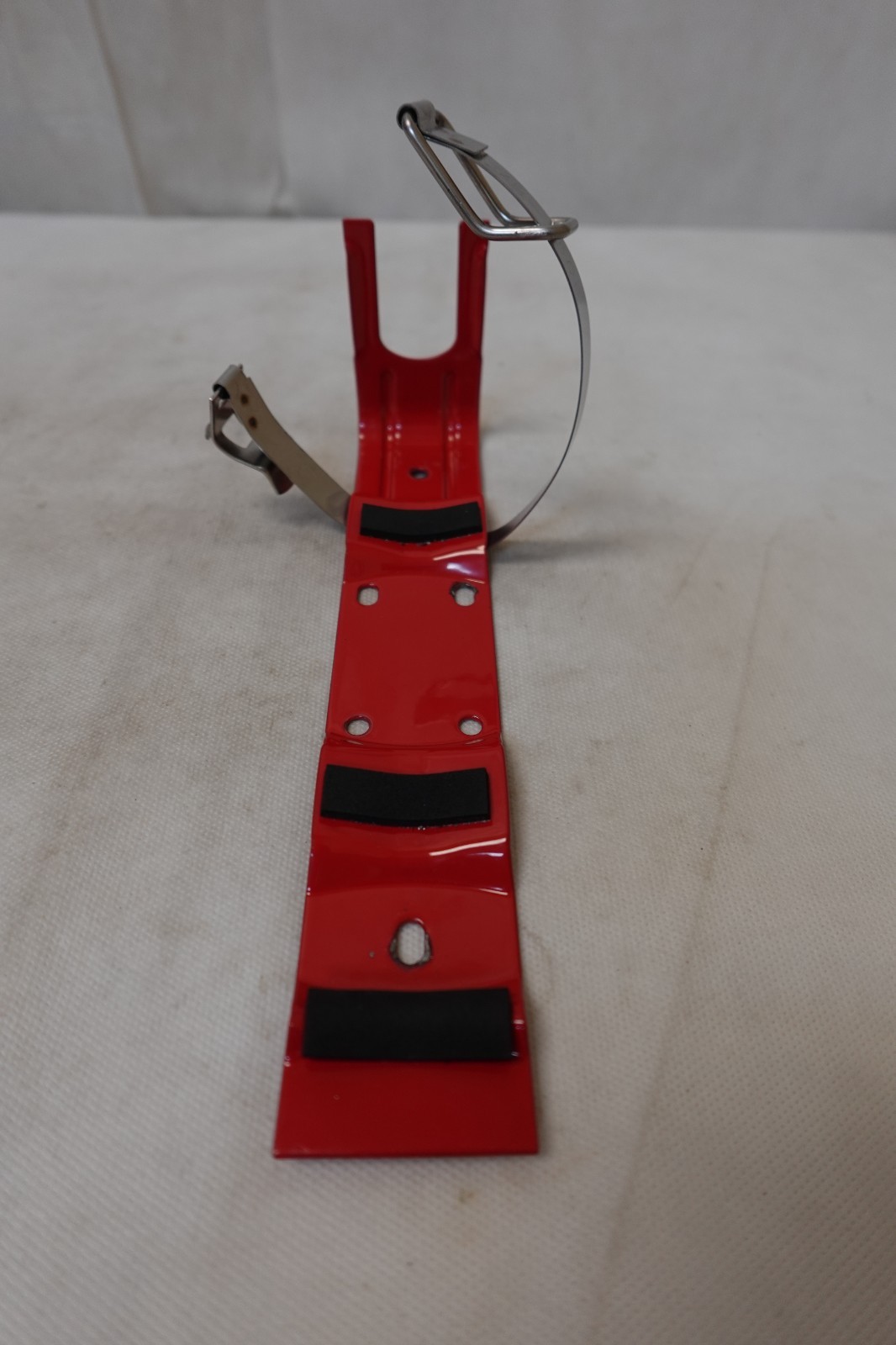 BADGER MB-250B Fire Extinguisher Mounting Bracket – Steel – 40H509 / MB-250B