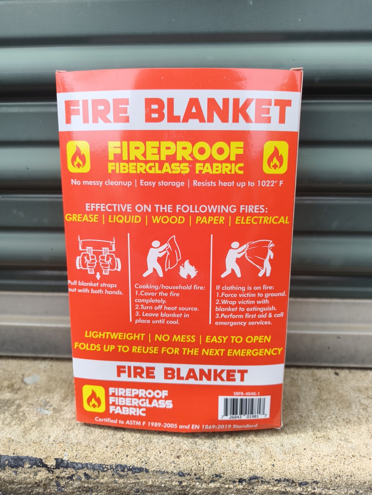 Silverback 40″ X 40″ Fireproof Fiberglass Fire Blanket