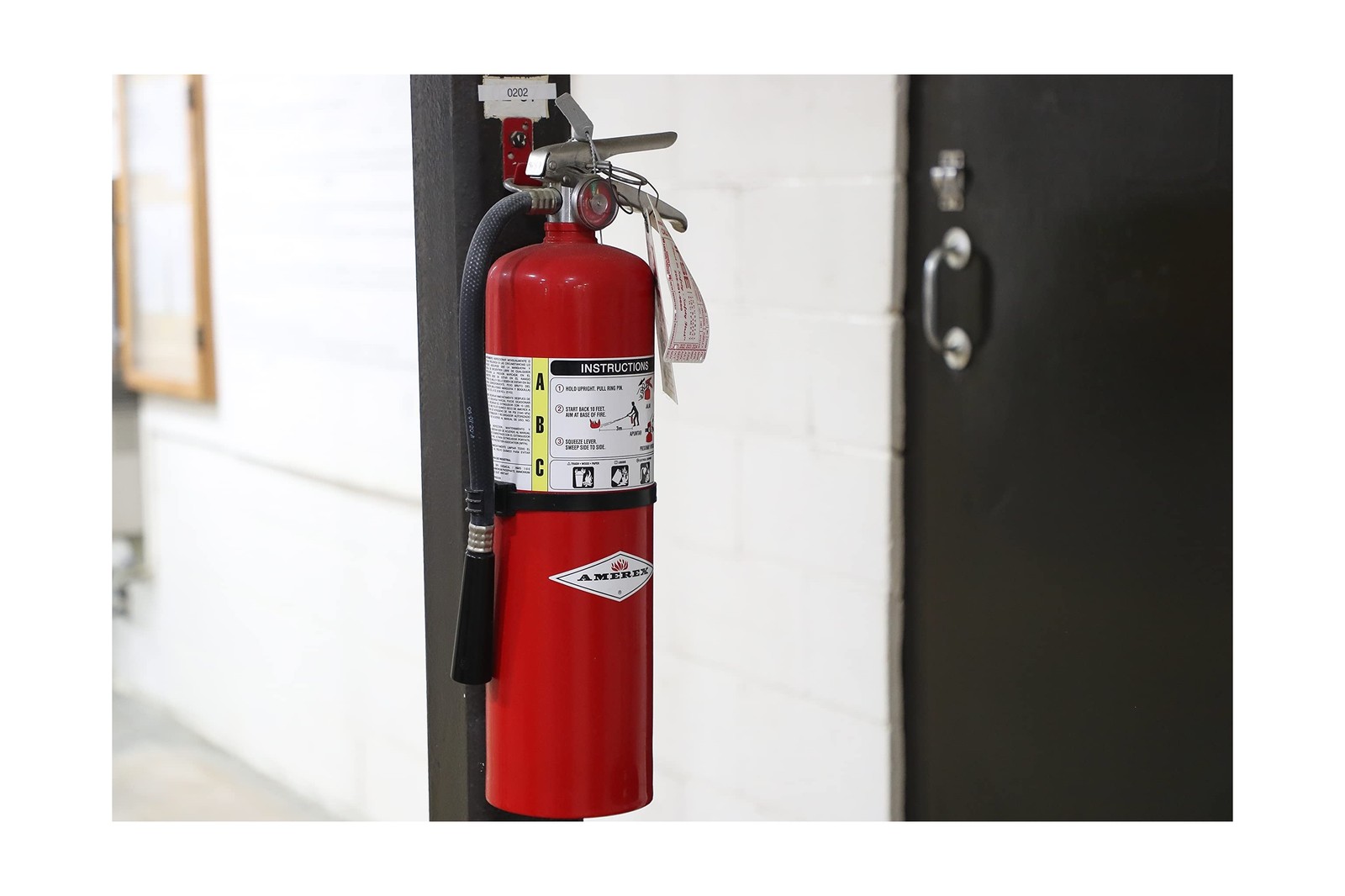 Amerex B456 ABC Dry Chemical Fire Extinguisher with Aluminum Valve, 10 lb. wi…
