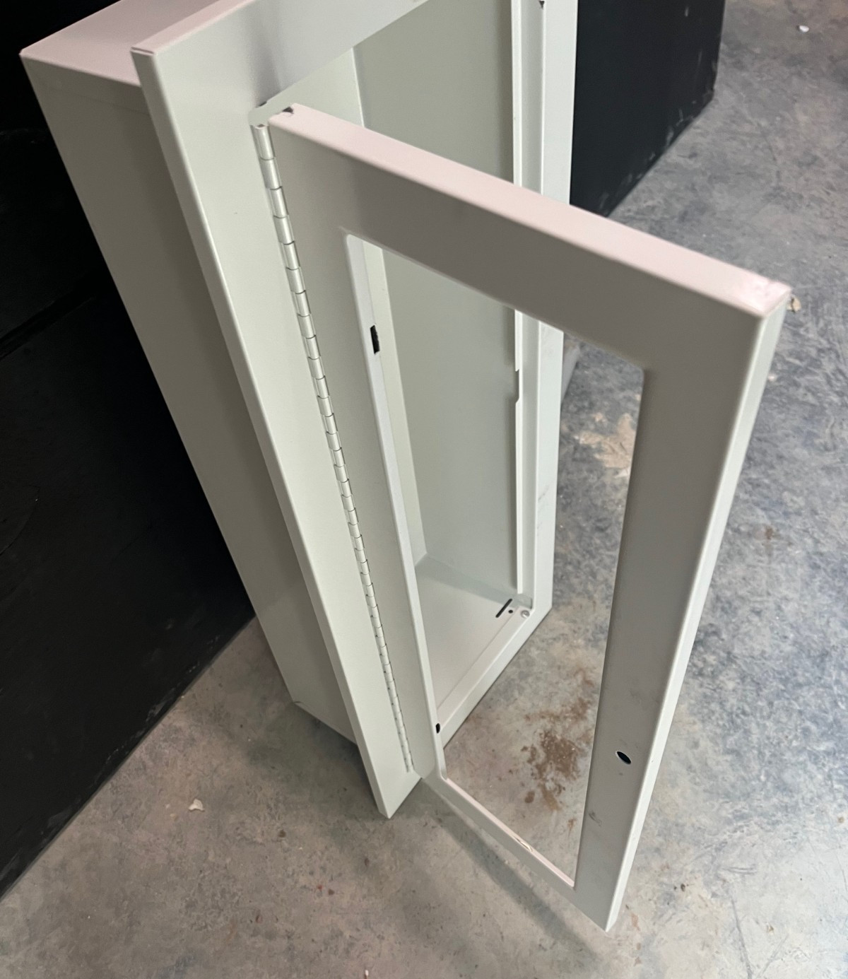 Potter Roemer Fire Extinguisher Cabinet Vertical Recessed