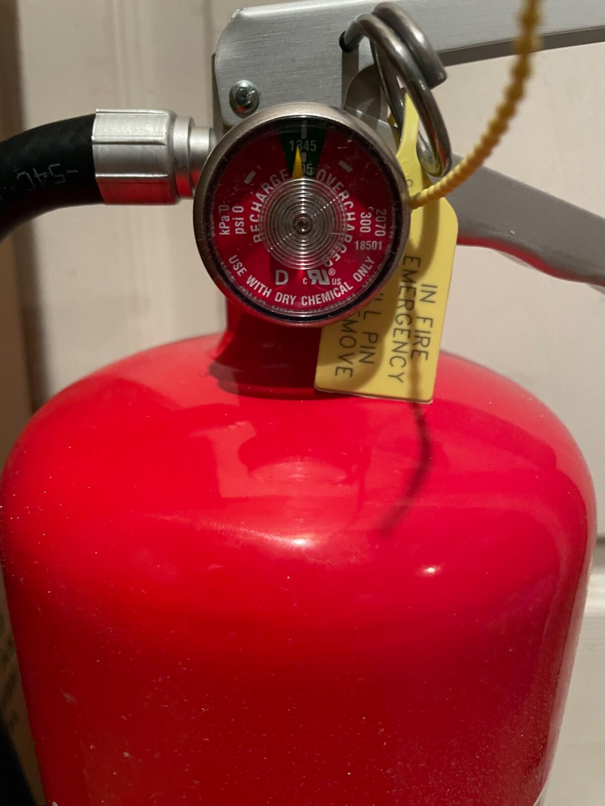 Badger 22603 ABC Dry Chemical Fire Extinguisher – 10 lb w/Wall Hook