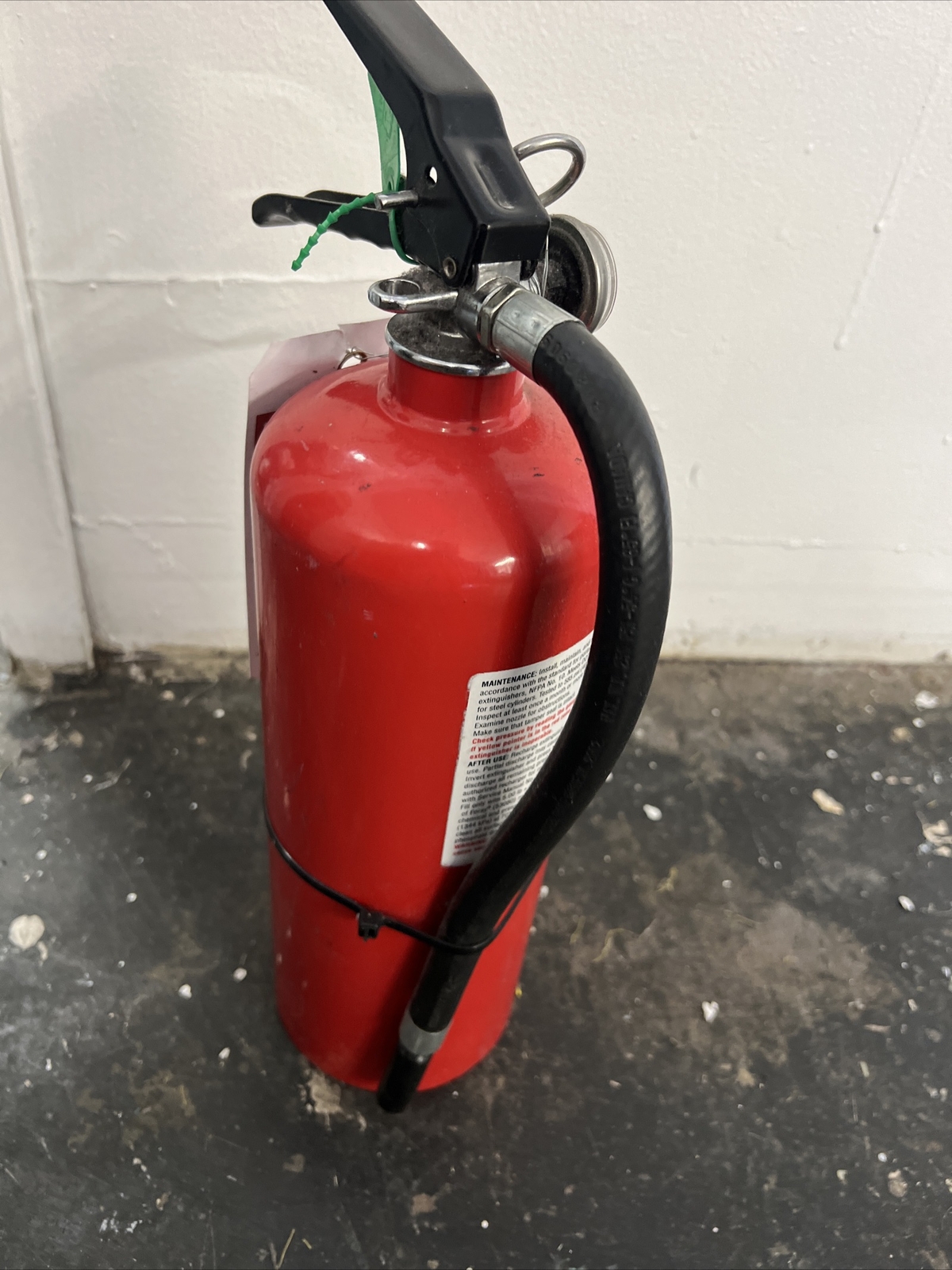 First Alert Heavy Duty Fire Extinguisher Professional Commercial Grade FE3A40GR
