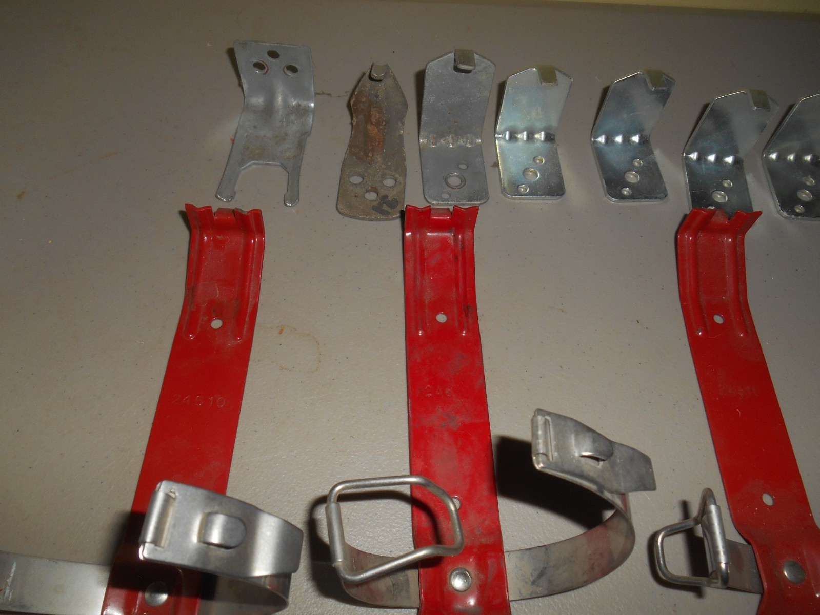 USED Lot – 6 Fire Extinguisher Wall Mount Metal Bracket Lot