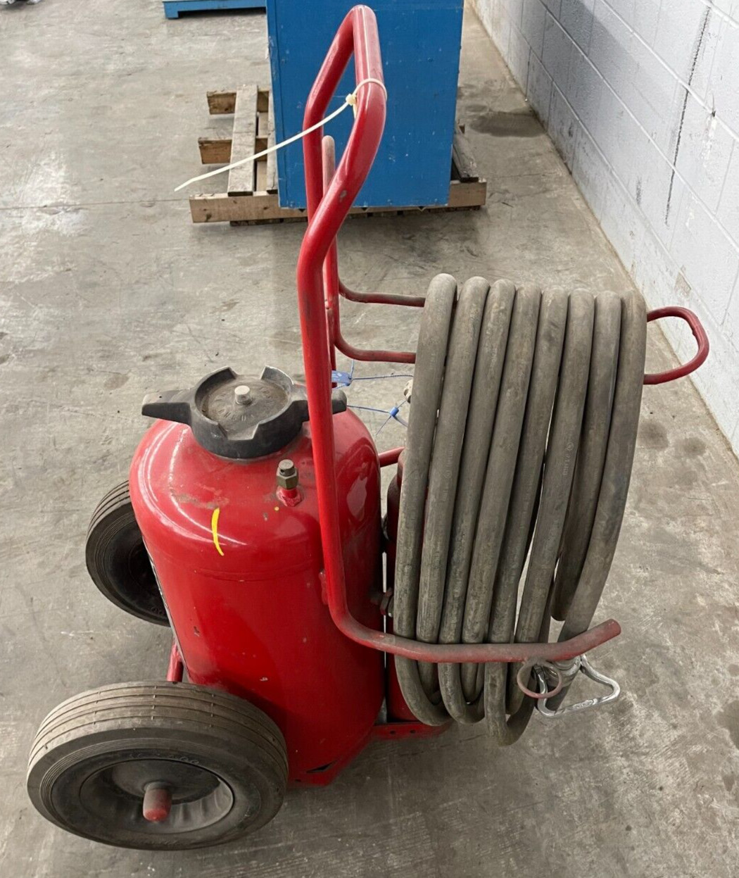ANSUL RED LINE 2 WHEELED EXTINGUISHER CR-I-K-150-D SINGLE VALVE