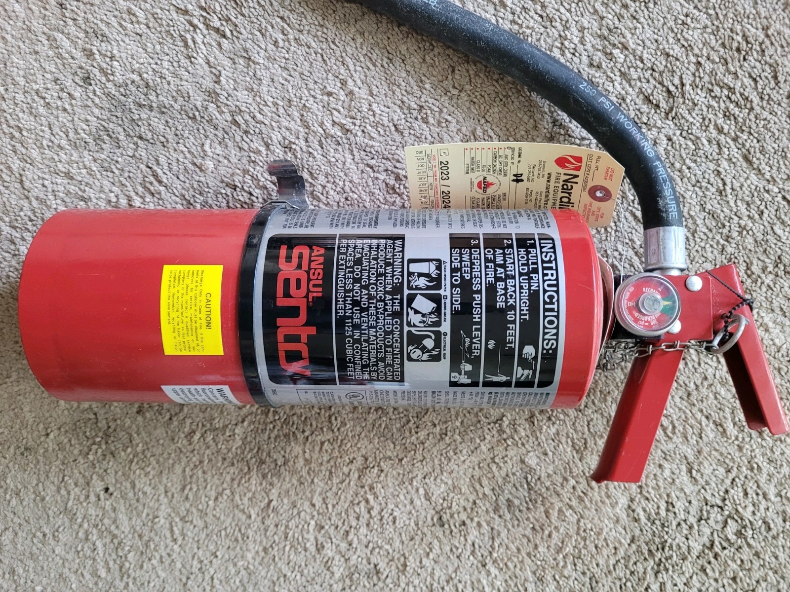 12Ansul H-clean 11 Sentry Fire Extinguisher,14 Pounds Of Clean Agent. ABC Rated