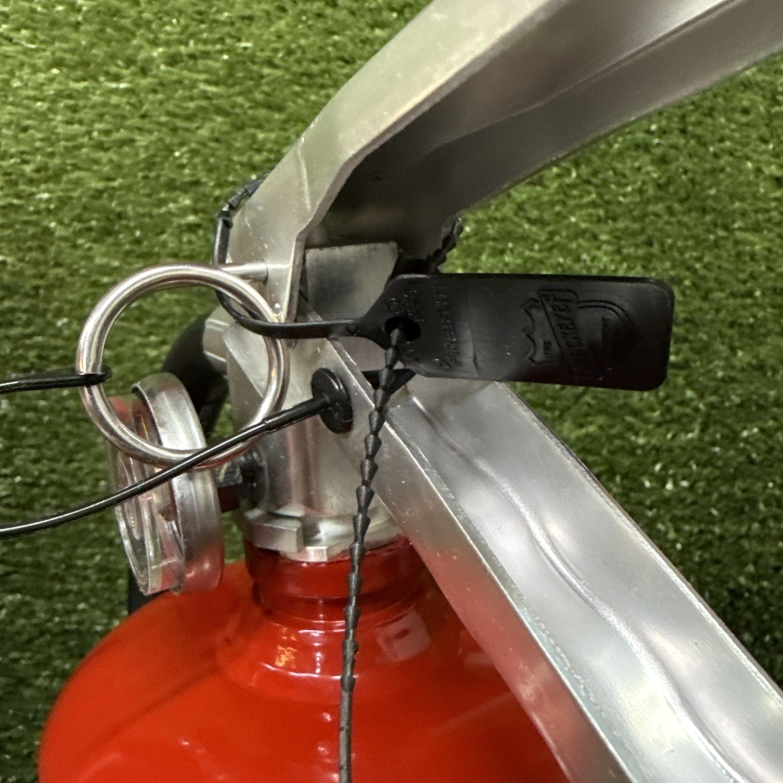 NEW Buckeye 5 lb ABC Fire Extinguisher 10914 Unused 2024 w/ Wall Bracket In Box