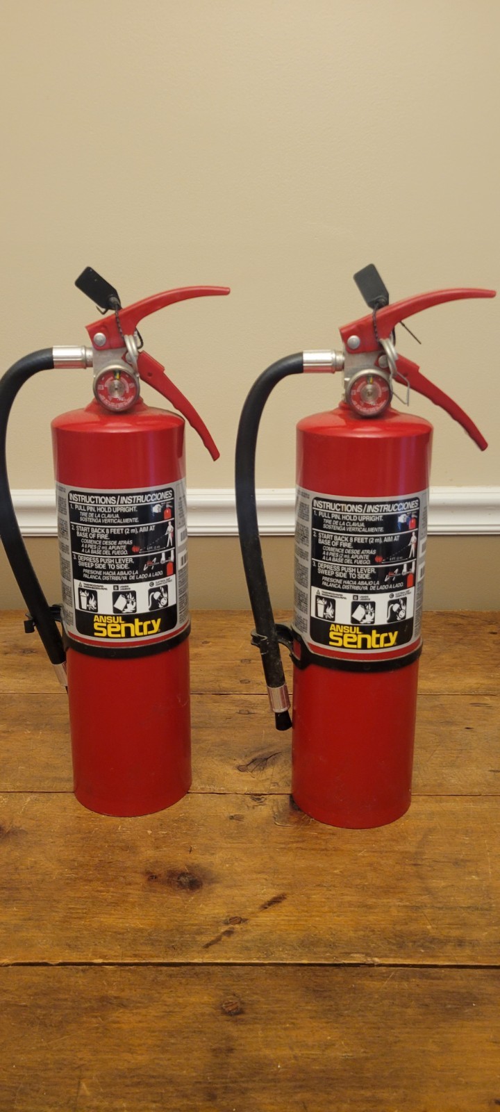 5LB TYCO SENTRY AA05 Dry Chemical Fire Extinguisher ABC 2021 NOS Lot Of 2