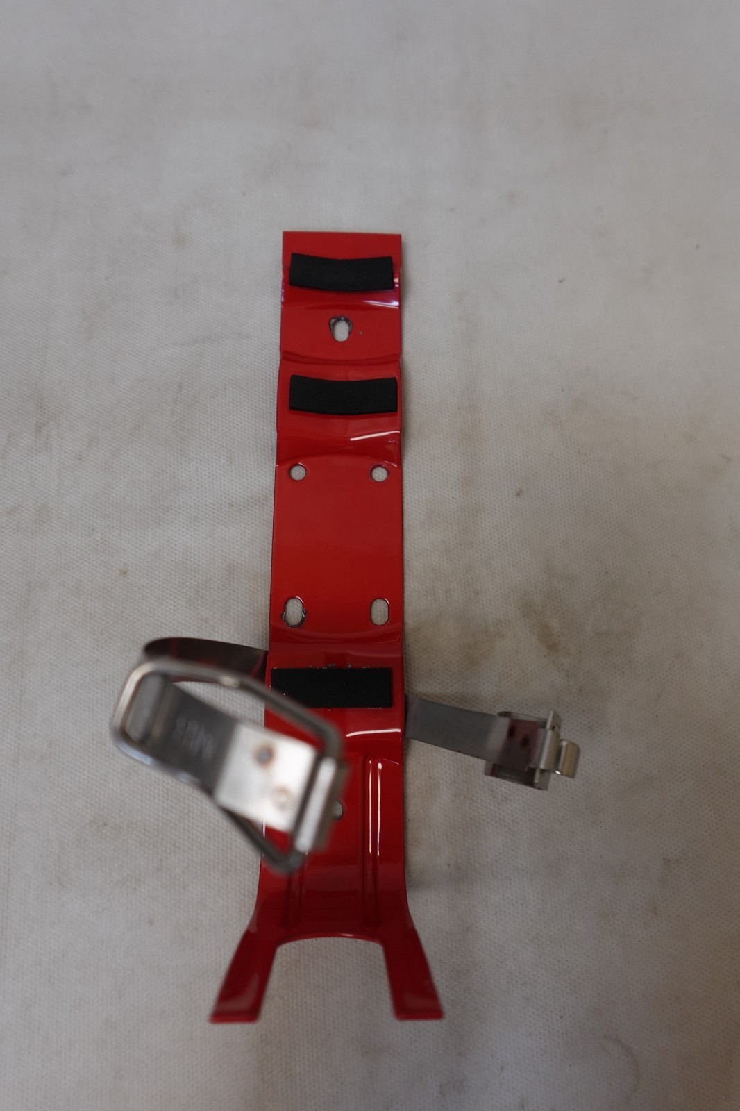 BADGER MB-250B Fire Extinguisher Mounting Bracket – Steel – 40H509 / MB-250B