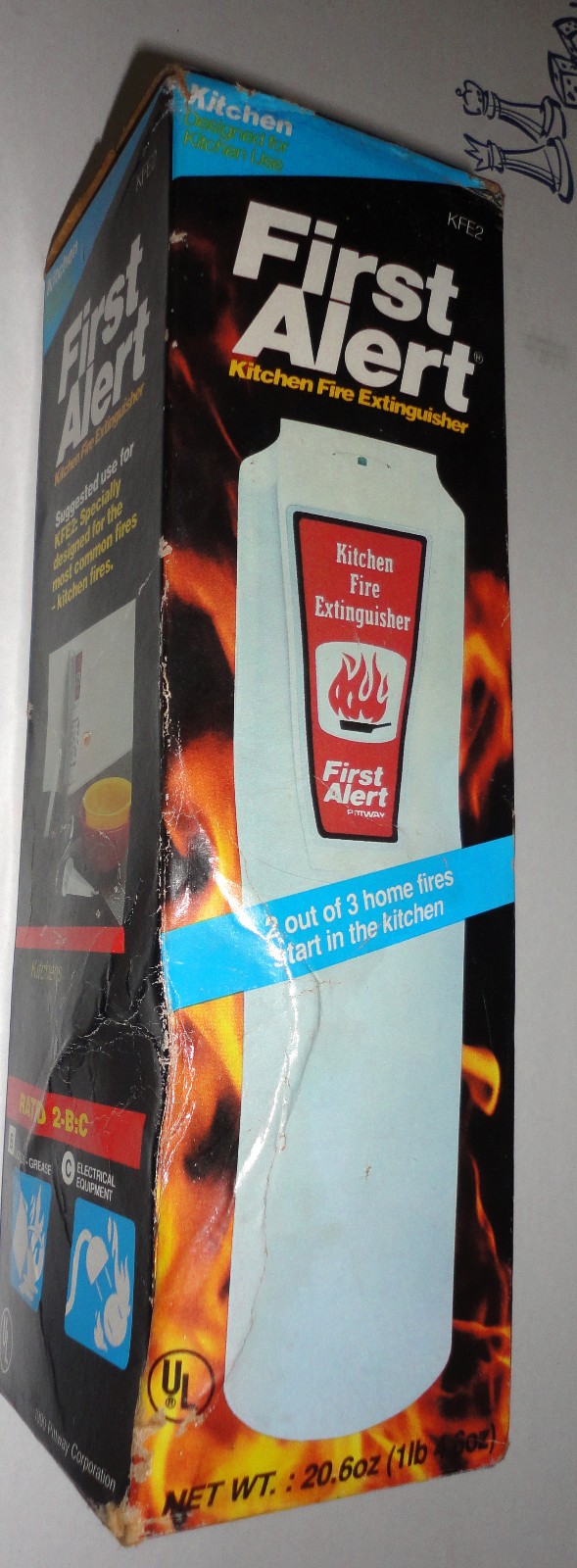 VINTAGE FIRST ALERT KITCHEN FIRE EXTINGUISHER KFE2 MFG 1990 OLD STOCK~NEW, AS IS