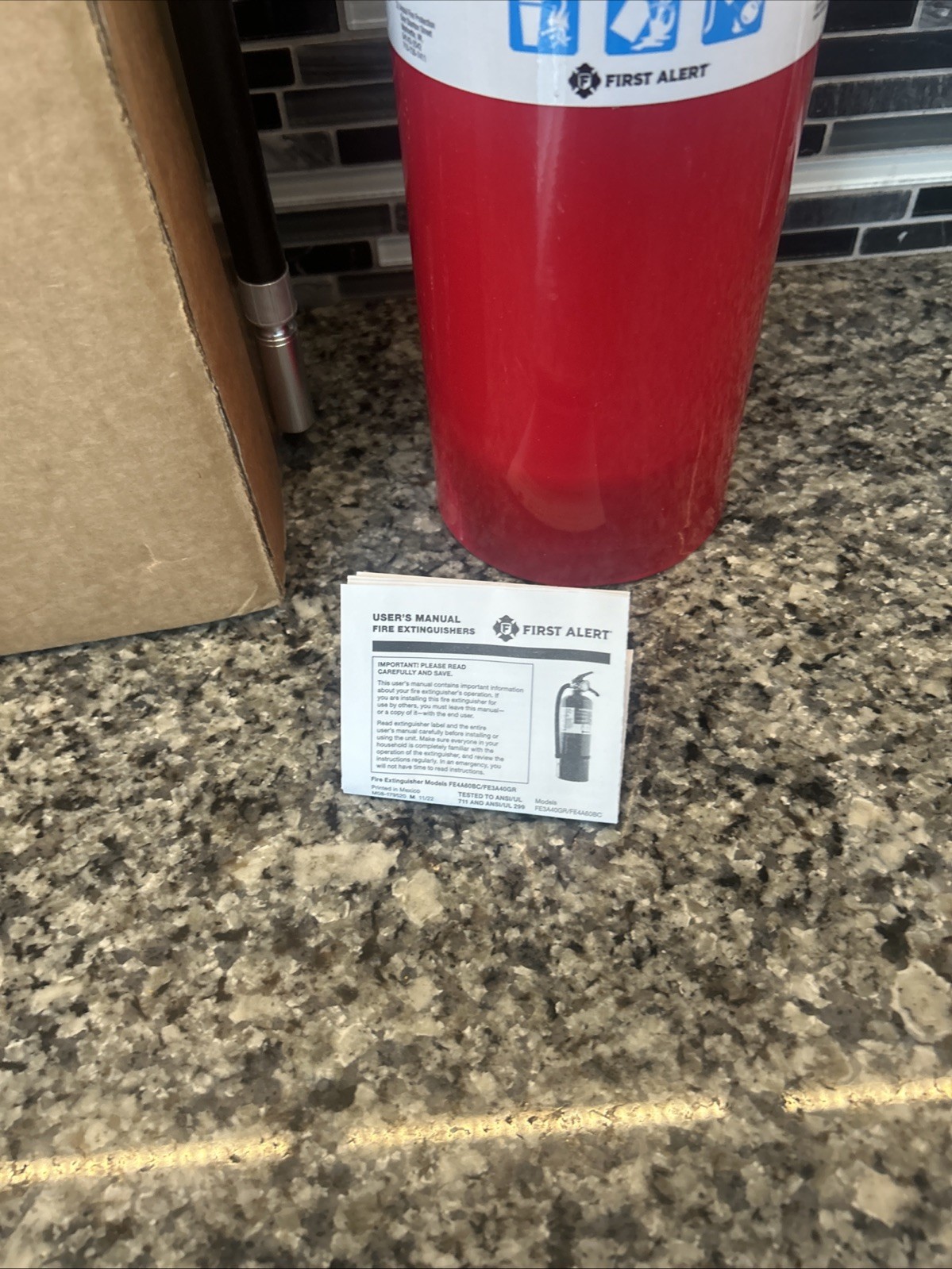 FIRST ALERT FIRE EXTINGUISHER MODEL FE2A10GR NEW UNUSED, 2025
