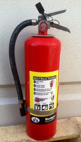 Amerex fire extinguisher fully charged (Need Recertification for business use )