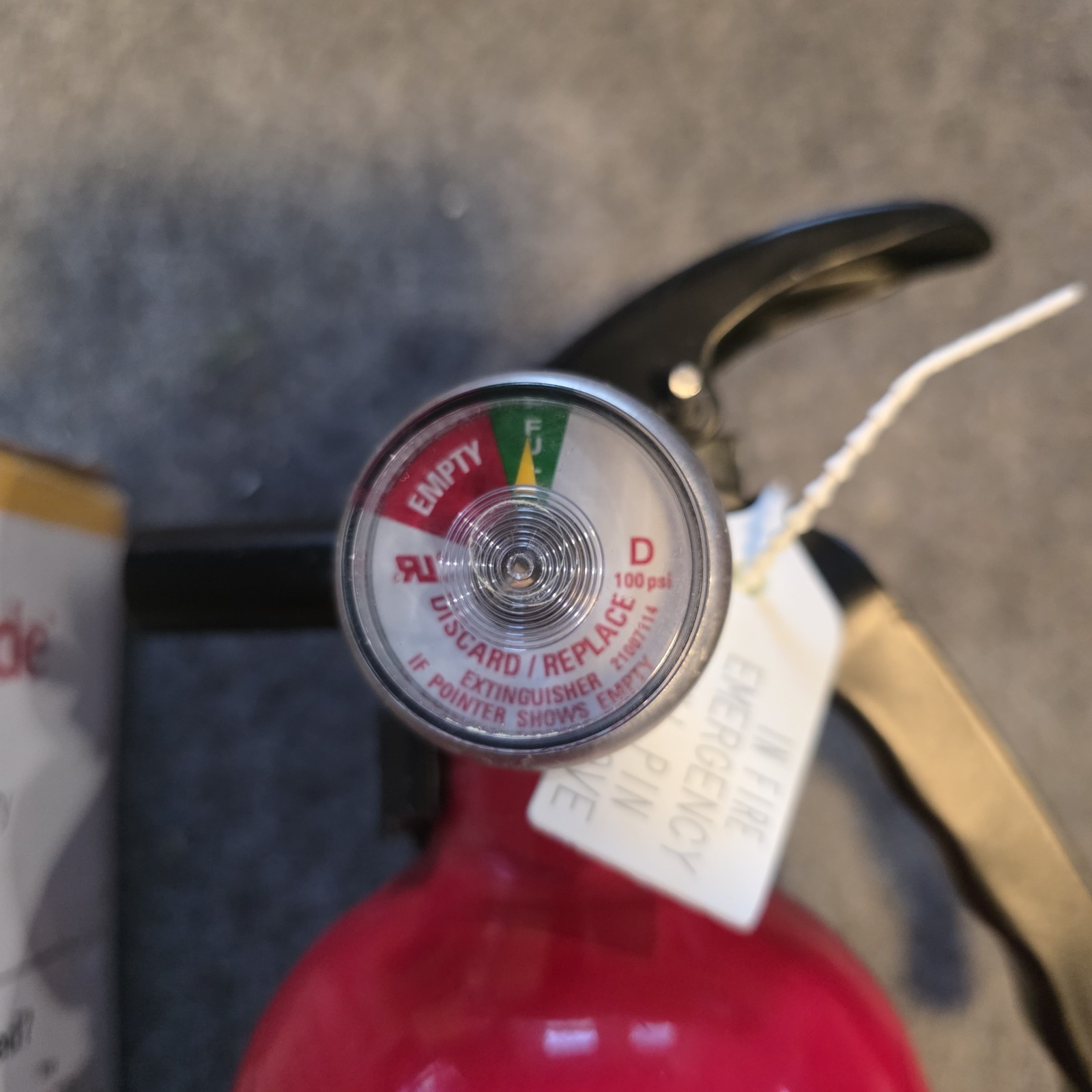 Kidde Fire Extinguisher Home Car Auto Garage Kitchen Emergency 2.5 lb 1-A:10-B:C