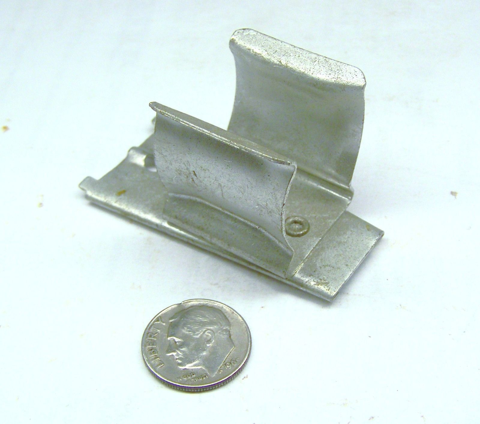 FIRE EXTINGUISHER NOS SS SPRING CLIP BRACKET 2-1/16″ L 1″ W 1-3/16″ D TAPER BACK