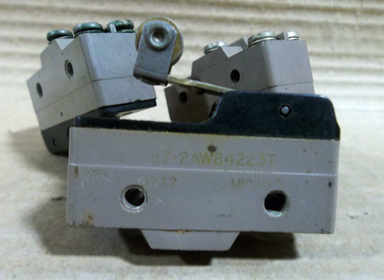 LOT OF 3 Honeywell BZ-2AW84223T MICRO SWITCH Brown In Color BZ2AW84223T