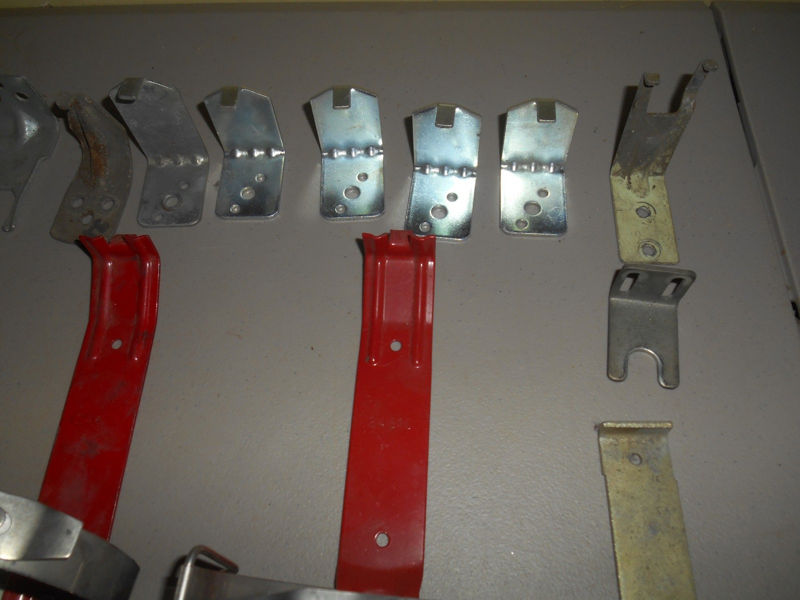 USED Lot – 6 Fire Extinguisher Wall Mount Metal Bracket Lot